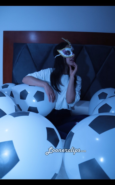 World Cup buttball ft Sarah Loonerclips