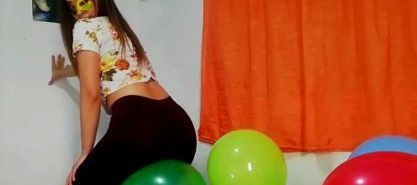 Alexis - Sit to pop coloured balloons Amateur