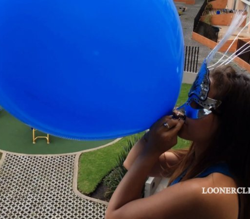 Alexis B2P, A Blue Giant Balloon Pops