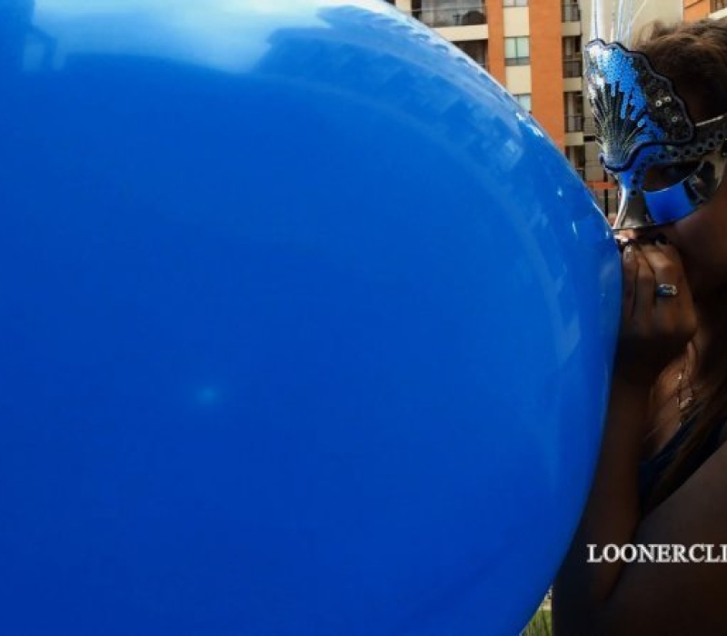 Alexis B2P, A Blue Giant Balloon Pops