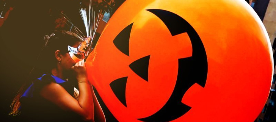 Alexis popping a Giant pumpkin Halloween special - Premium