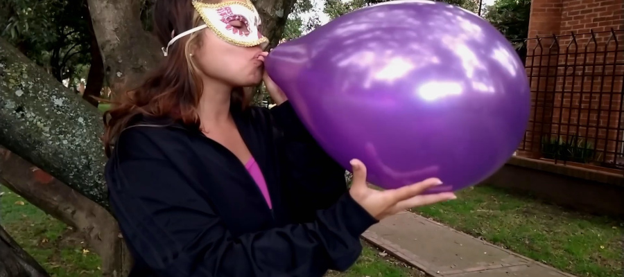 Lena´s Public Balloon Pop