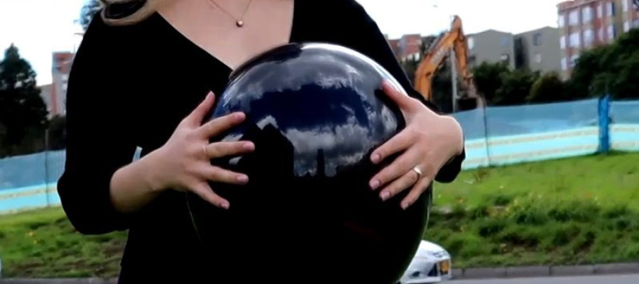 Public Blow and Sit to Pop in Purple Leggings Ashley