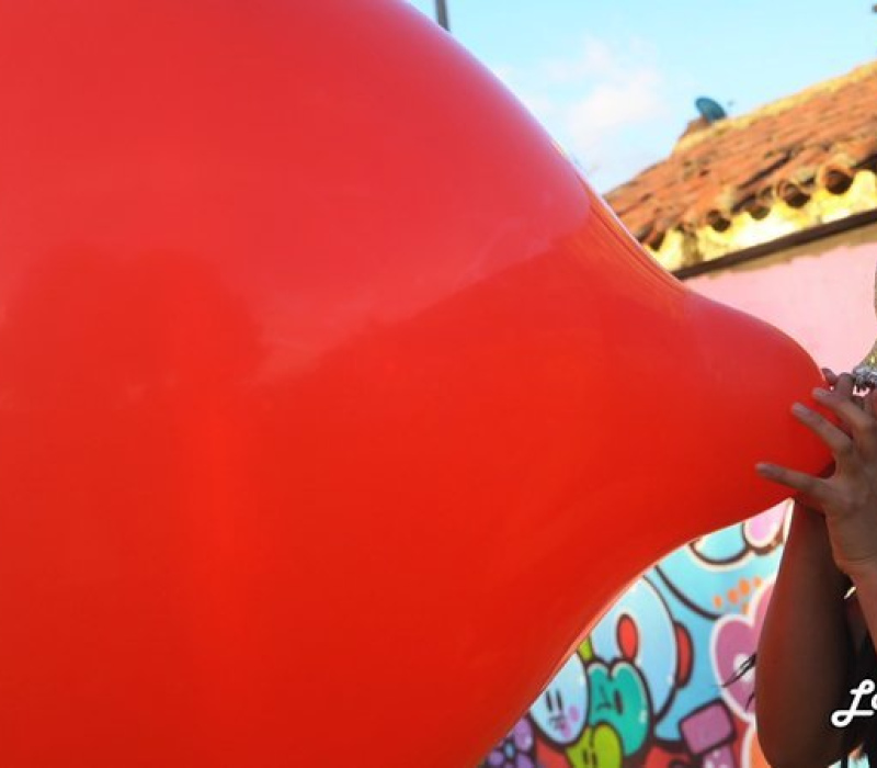 Blowing Up a Balloon Until It Pops: A Risky Public Park Experiment Sarah