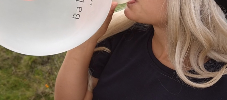 Blonde's Beauty Balloon Bonanza: Bridge Blow out (1)