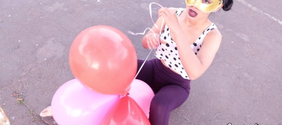 Sarah working out - Loonerclips