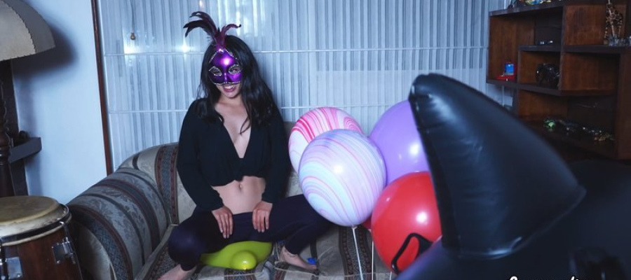 Sarah in the Forest - Loonerclips.com