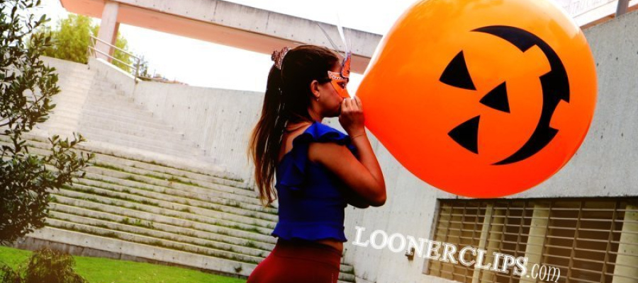 Pumpkin Balloon Blow to pop Halloween Special- Alexis at the park