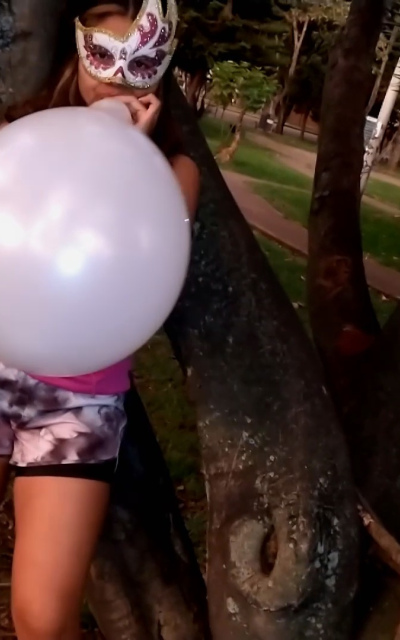 Lena´s Public Balloon Pop