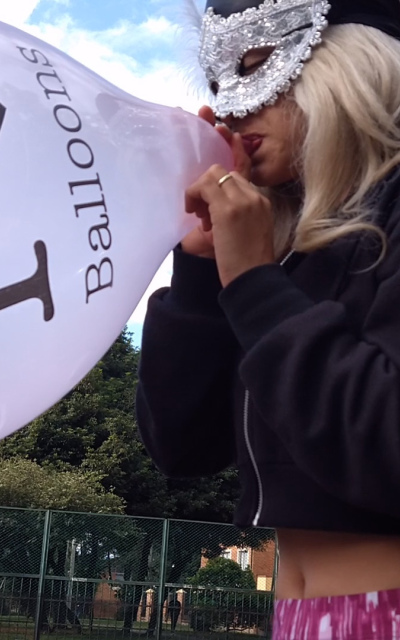 BLOND GIRL using my balloons