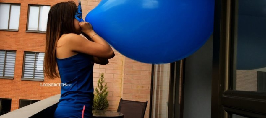 Alexis B2P, A Blue Giant Balloon Pops